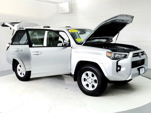 Used 2023 Toyota 4Runner SR5 Premium w/ Moonroof Package AWD/4WD image 12