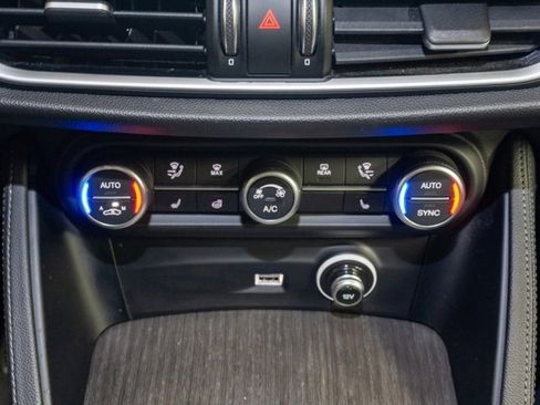 Used 2022 Alfa Romeo Stelvio Ti image 17