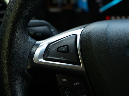 Used 2024 Ford Edge Titanium image 20