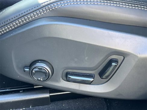 Used 2025 Volvo XC60 T8 Ultra w/ Protection Package Premier image 28