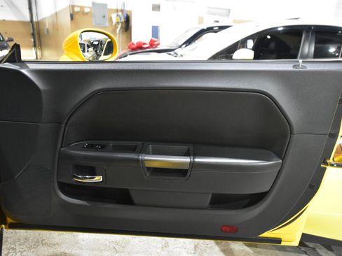 Used 2012 Dodge Challenger R/T image 35