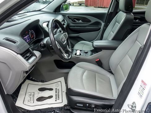 Used 2022 GMC Terrain SLT w/ Tech Package FWD image 12