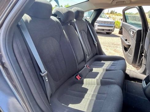 Used 2015 Chrysler 200 Limited FWD image 11