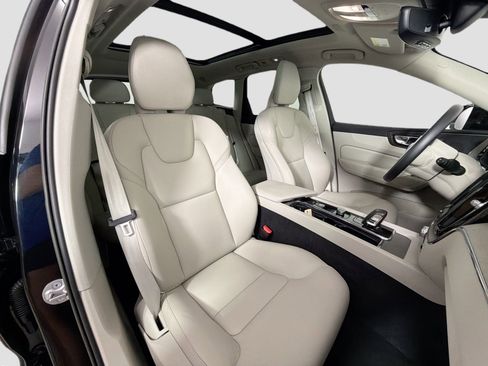 Certified 2023 Volvo XC60 B5 Plus w/ Climate Package image 28