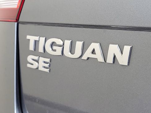 Used 2020 Volkswagen Tiguan SE w/ Panoramic Sunroof Package AWD/4WD image 8