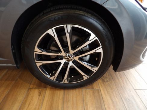 Used 2023 Volkswagen Jetta Sport image 4