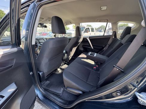 Used 2018 Toyota RAV4 LE w/ All Weather Liner Package AWD/4WD image 28