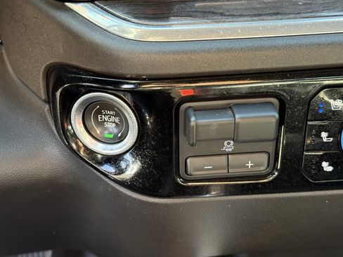 Used 2024 Chevrolet Silverado 2500 LTZ w/ LTZ Convenience Package image 23