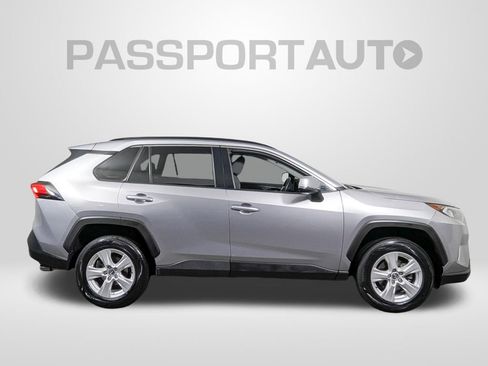 Used 2021 Toyota RAV4 XLE w/ Convenience Package image 8