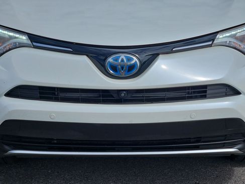 Used 2016 Toyota RAV4 Limited w/ Advanced Technology Package AWD/4WD image 9