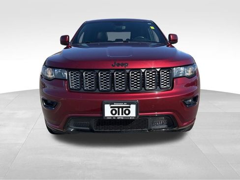 Used 2019 Jeep Grand Cherokee Altitude image 2