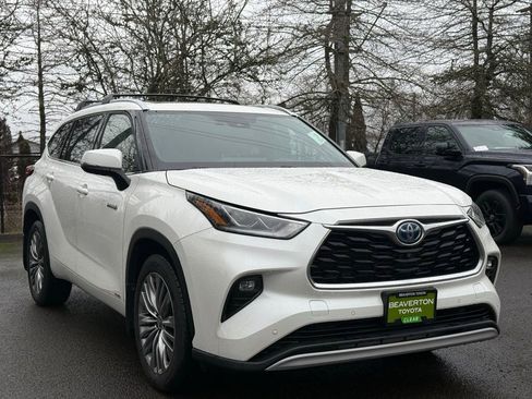 Used 2021 Toyota Highlander Platinum image 7