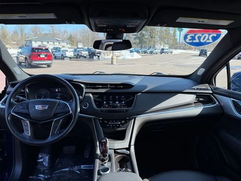 Used 2023 Cadillac XT5 Premium Luxury AWD/4WD image 3