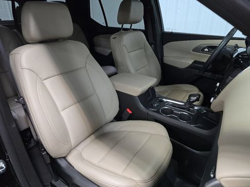 Used 2023 Chevrolet Traverse LT AWD/4WD image 14