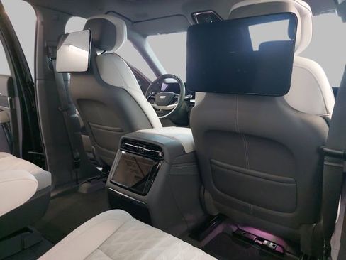 Used 2025 Cadillac Escalade IQ Luxury 1 w/ Smart Trailering package AWD/4WD image 11
