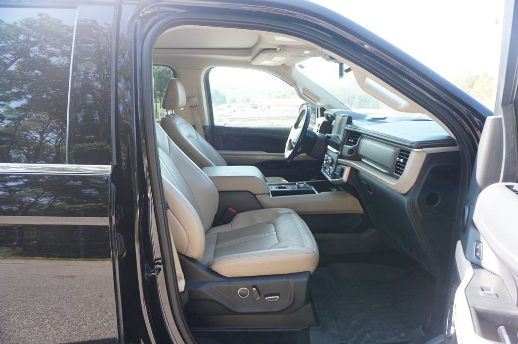 Used 2023 Ford Expedition Max Limited RWD image 19