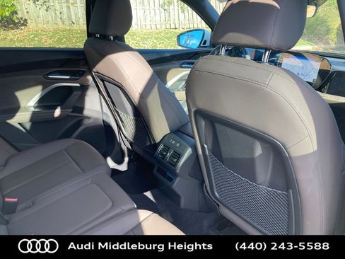 Used 2025 Audi Q5 Premium w/ Convenience Package image 40