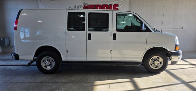 Used 2021 Chevrolet Express 2500 w/ Driver Convenience Package RWD image 8