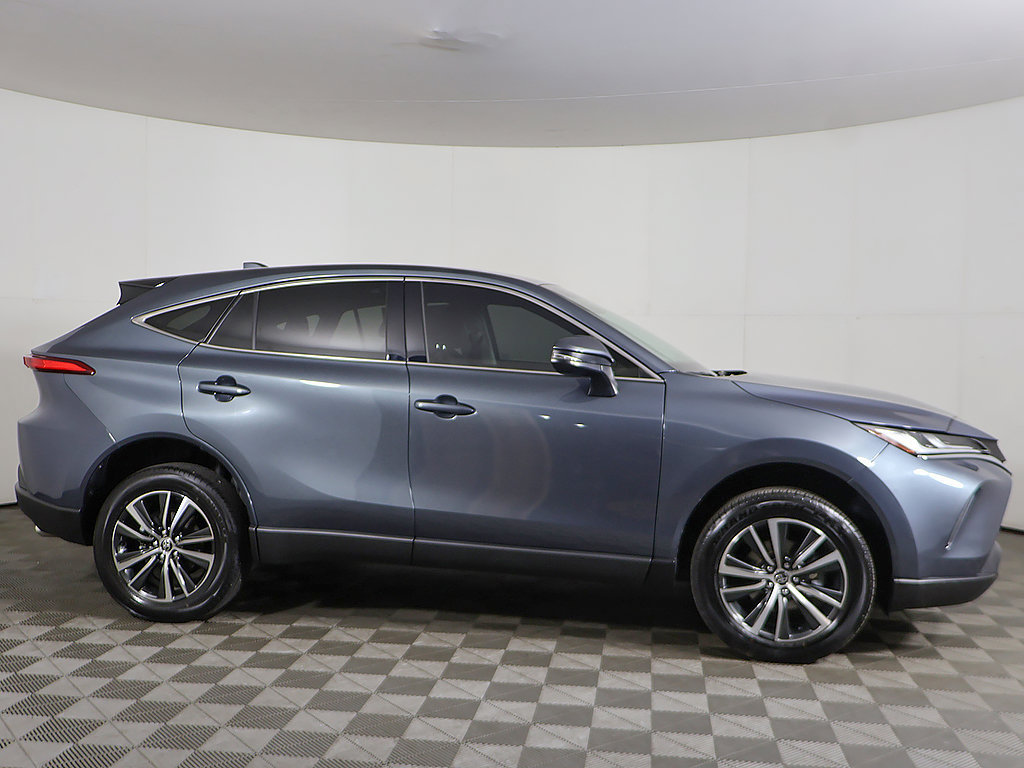 Used 2023 Toyota Venza LE AWD/4WD image 11