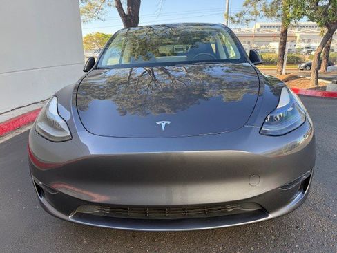 Used 2023 Tesla Model Y Long Range image 6