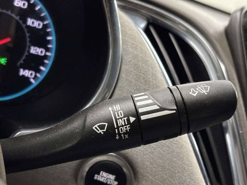 Used 2021 Chevrolet Malibu LT FWD image 34