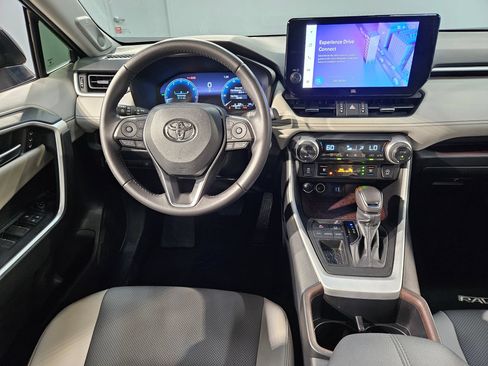 Used 2025 Toyota RAV4 Limited FWD image 9