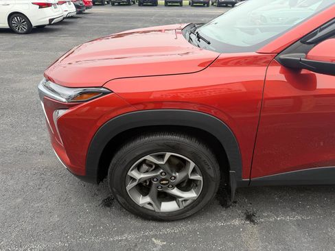 Used 2024 Chevrolet Trax LT w/ Driver Confidence Package FWD image 11