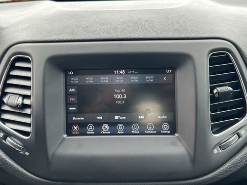 Used 2020 Jeep Compass Latitude image 12