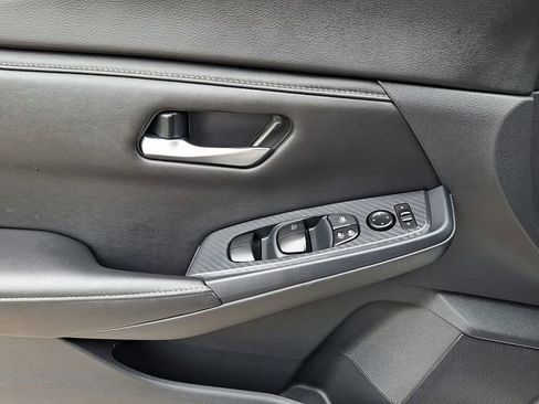 Used 2024 Nissan Sentra SV w/ Lighting Package image 12