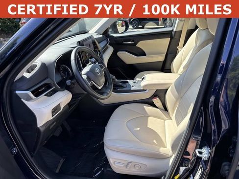 Used 2023 Toyota Highlander XLE AWD/4WD image 14