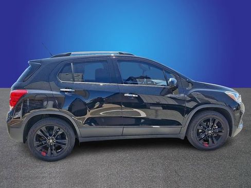 Used 2019 Chevrolet Trax LT w/ Redline Edition FWD image 3