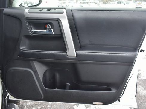 Used 2019 Toyota 4Runner SR5 Premium image 41