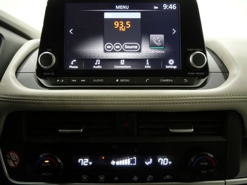 Used 2024 Nissan Rogue SV FWD image 20