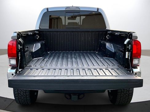 Used 2018 Toyota Tacoma SR5 image 23