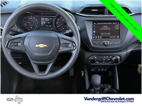 Used 2023 Chevrolet TrailBlazer LT FWD image 10