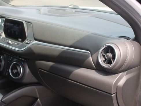 Used 2020 Chevrolet Blazer LT FWD image 30