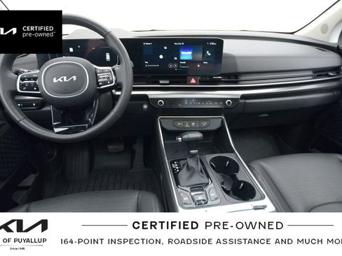 Used 2025 Kia Carnival SX Prestige image 18