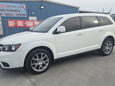 Used 2018 Dodge Journey GT FWD image 1