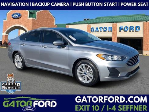 Used 2020 Ford Fusion SE image 1