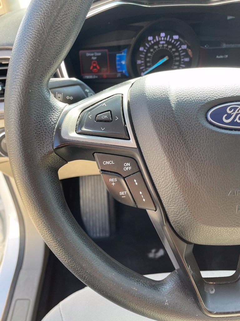 Used 2020 Ford Fusion SE FWD image 14