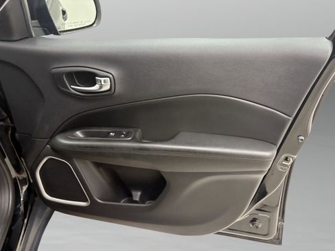 Used 2020 Jeep Compass Latitude image 25