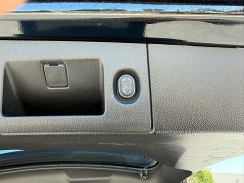 Used 2017 Chevrolet Tahoe LT RWD image 18
