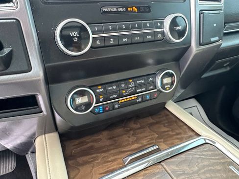 Used 2019 Ford Expedition Max Platinum AWD/4WD image 22