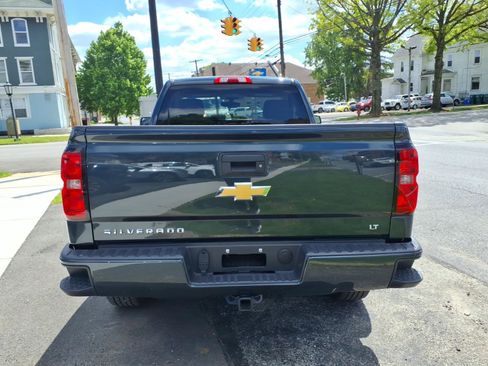 Used 2018 Chevrolet Silverado 1500 LT w/ LT Convenience Package AWD/4WD image 6