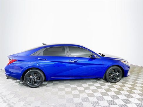 Used 2023 Hyundai Elantra SEL w/ Cargo Package image 10