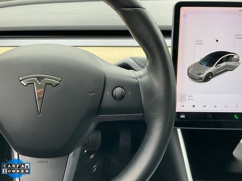 Used 2018 Tesla Model 3 Long Range image 39