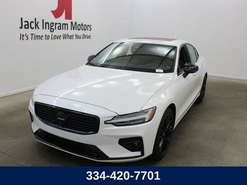 Certified 2024 Volvo S60 B5 Plus FWD image 1