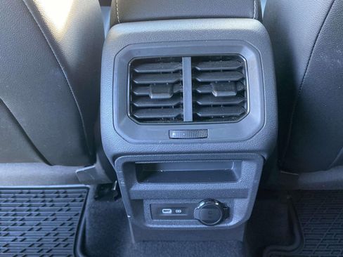 Used 2021 Volkswagen Tiguan SE R-Line image 13