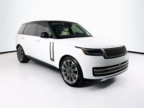 New 2026 Land Rover Range Rover Long Wheelbase SE AWD/4WD image 3