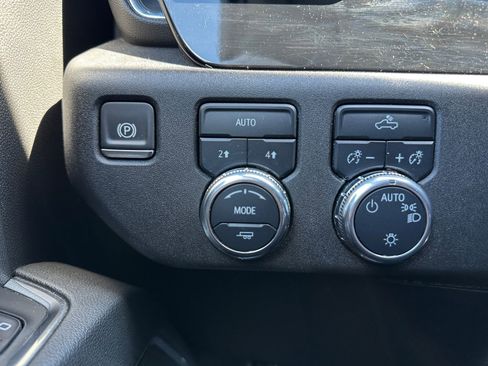 Used 2024 GMC Sierra 1500 SLE w/ Preferred Package image 20